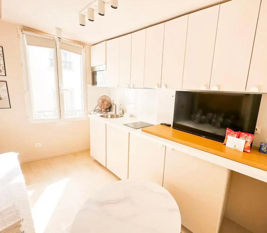Apartment Majestueux Dans Le Marais